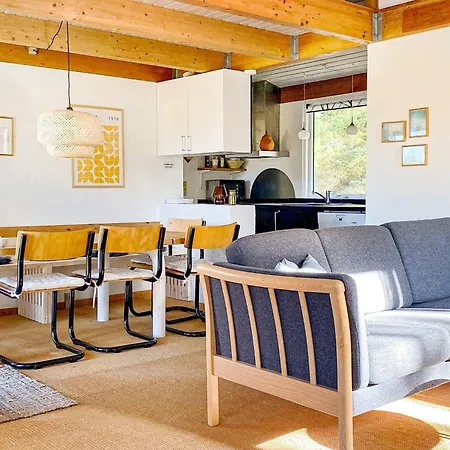 Holiday home Lxi *